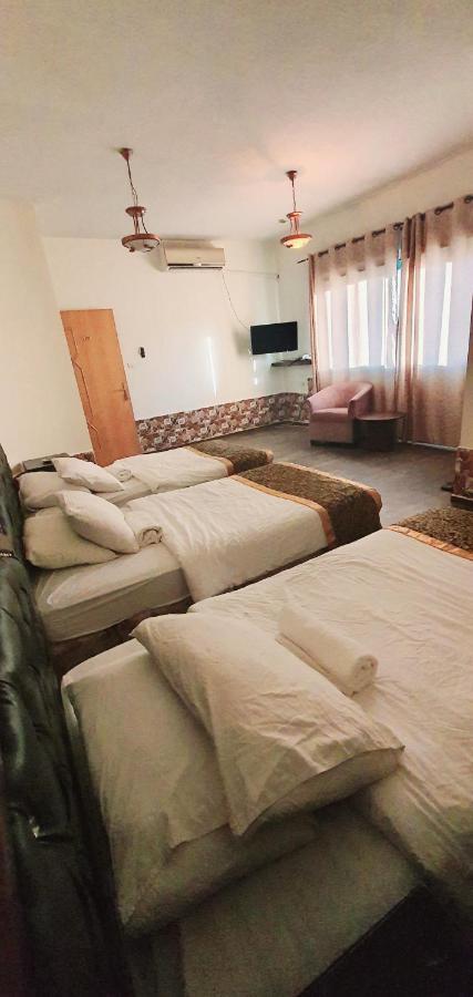 Crystal Hotel فندق كريستال Nablus Bagian luar foto